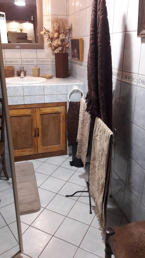 Joli loft dans village pittoresque Péret Extérieur photo