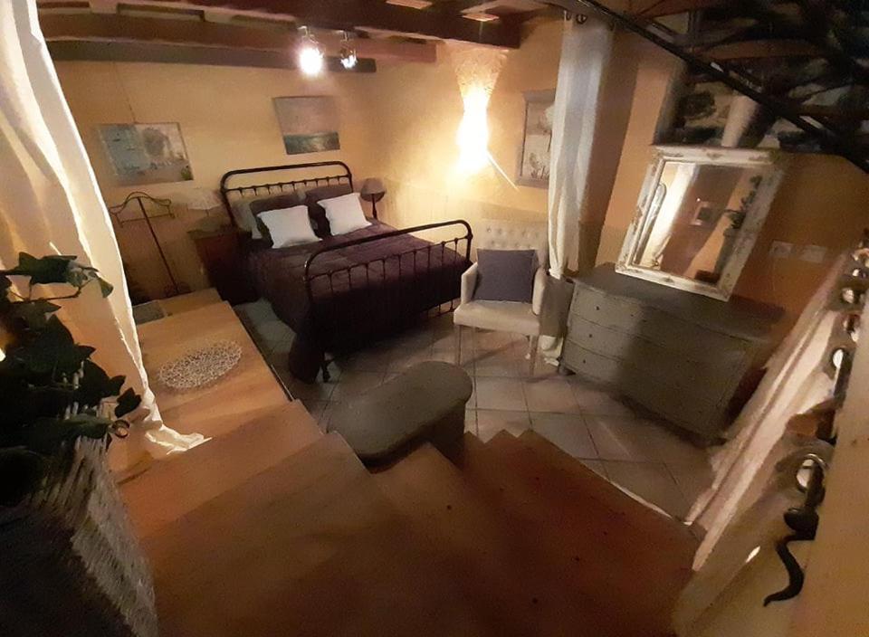 Joli loft dans village pittoresque Péret Extérieur photo